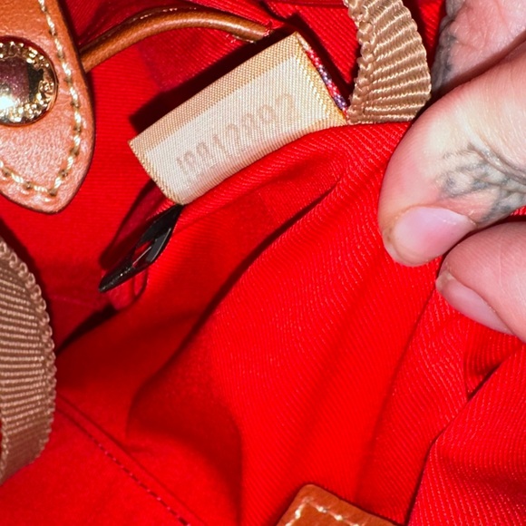 👜 Dooney & Bourke Pebble Grain Leather Hobo Shoulder Bag - Picture 9 of 12